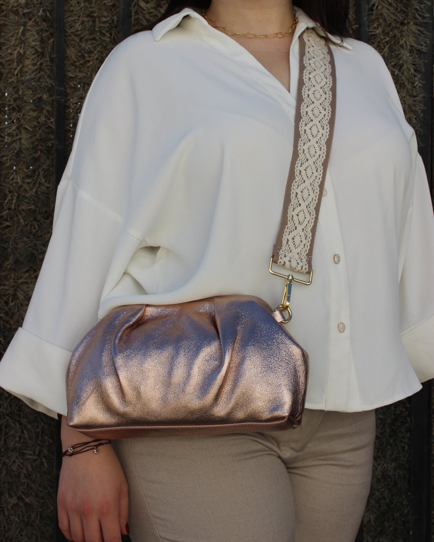 Bolso The Pouch oro rosa